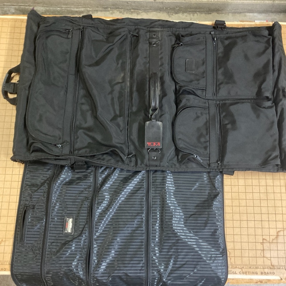 TUMI Ballistic Black Alpha 232D3Bi-fold Garment Luggage Missing Shoulder Strap